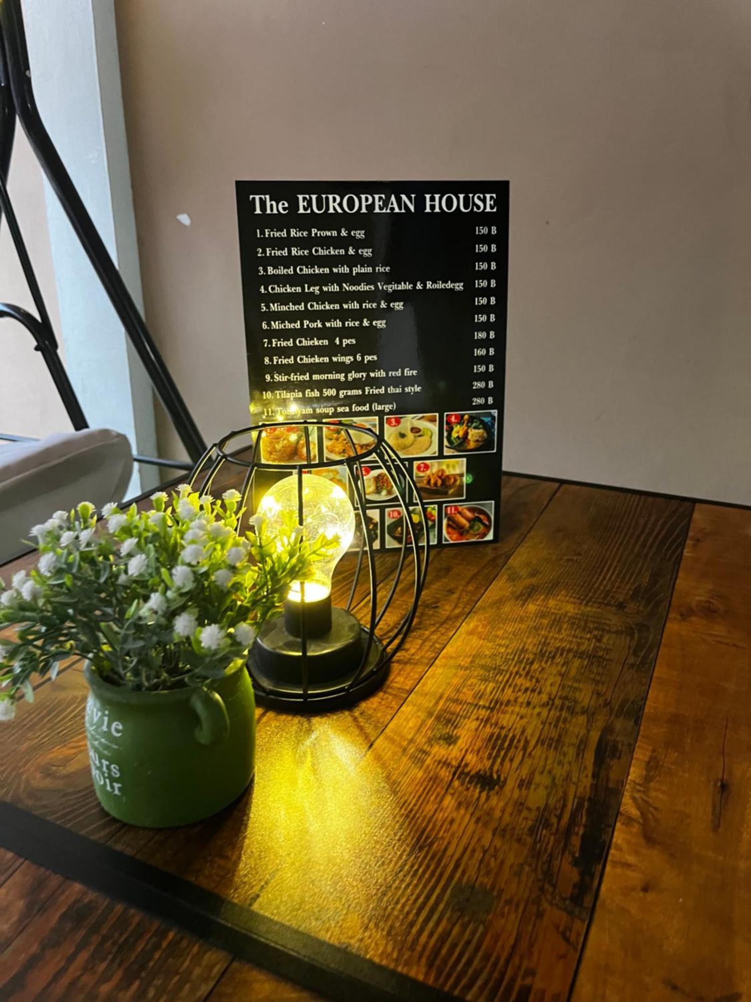 The European House Pattaya Acomodação com café da manhã Exterior foto